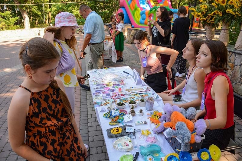 Ярмарок в Кагарлику вироби з бісеру