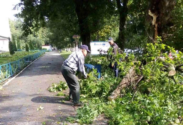 Ліквідація наслідків руйнівної зливи в Кагарлику