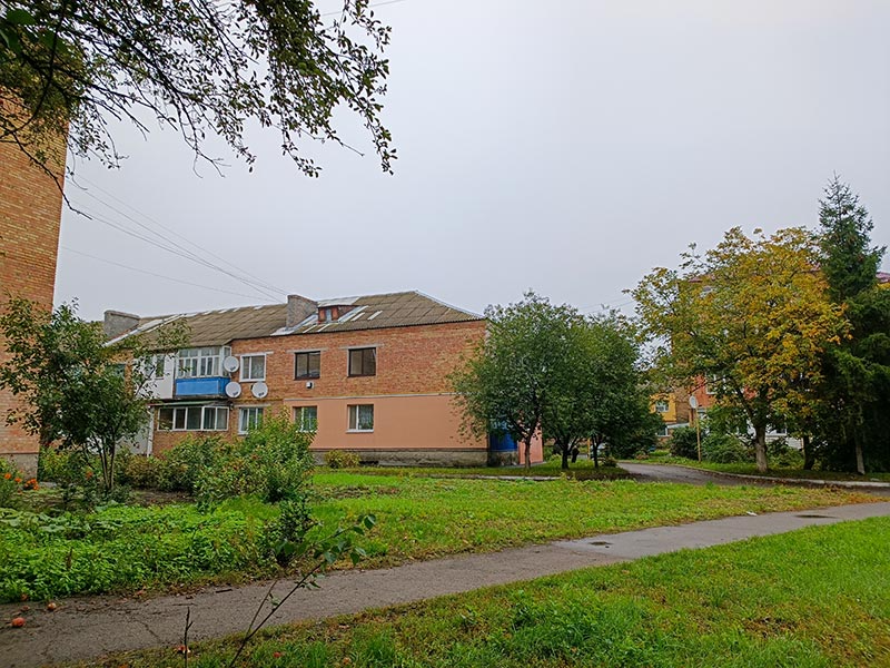 Квартири в Кагарлику в різних будинках