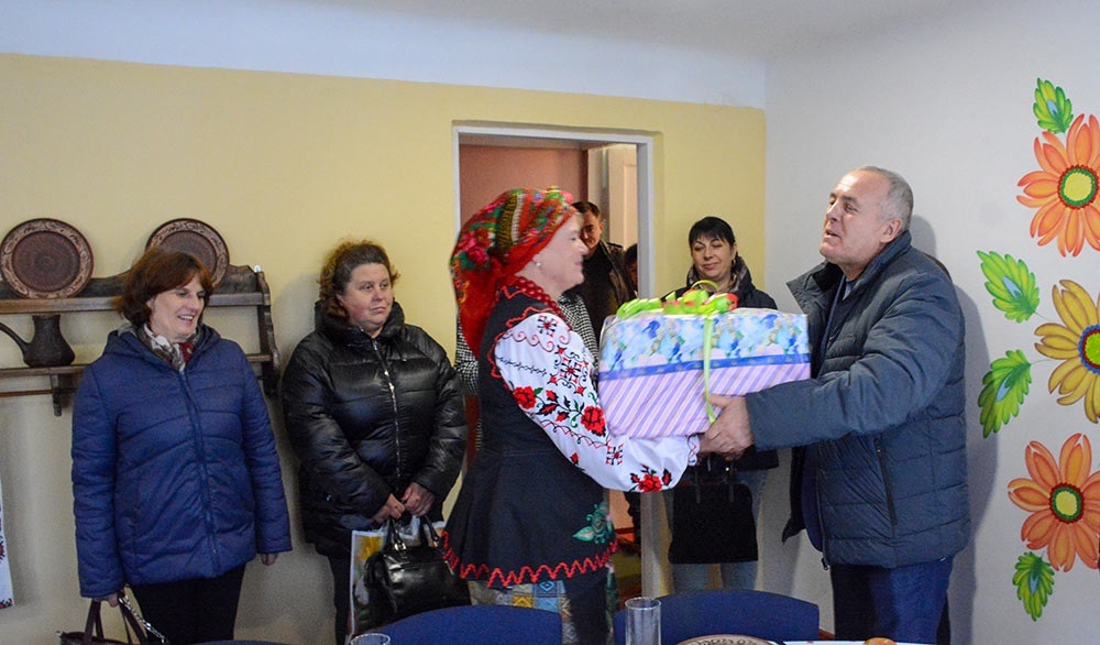 Подарунки для Етнохати вСлободі на Кагарличчині