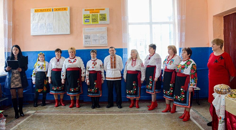 Виступає ансамбль Ліщина Ліщинського БК на Кагарличчині