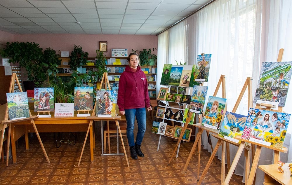 Війна змінила творчість Яни Семенюк: тепер на її полотнах замість пейзажів та натюрмортів - патріотичні мотиви