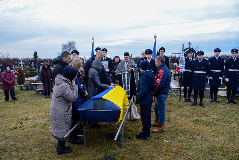 В Кагарлику рідні прощаються із загиблим Кратюком