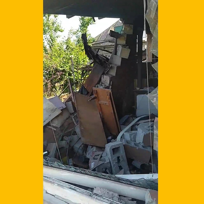  наслідок удару вибухової хвилі по майстерні Сінькевичів.