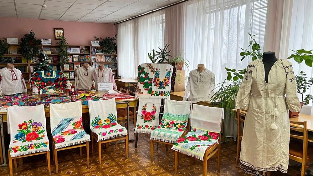 Вишивки Раїси Горбач та Ніни Чорної в Кагарлику