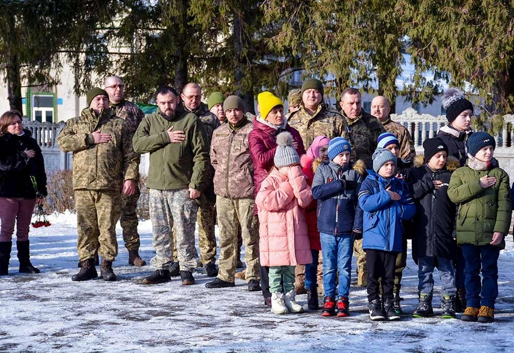 Побратими загиблого на відкритті меморіальної дошки в Переселенні Кагарлицької громади