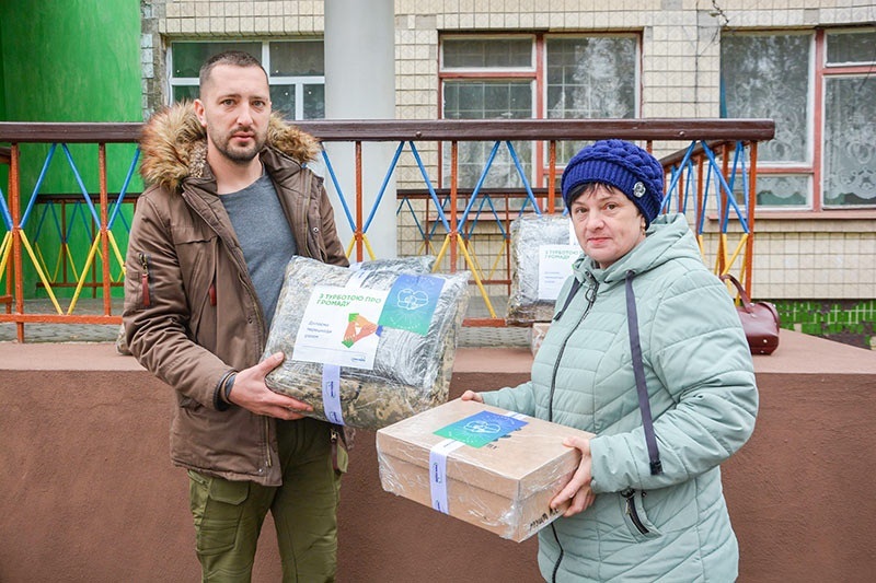 Подарунки для воїнів Кагарличчини від ДАН-ФАРМ Українапередає Сергій Коробенко