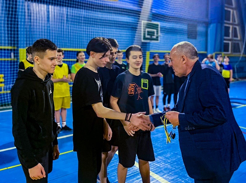 Нагороди переможцям та призерам турніру вручив Кагарлицький міський голова Олександр Панюта