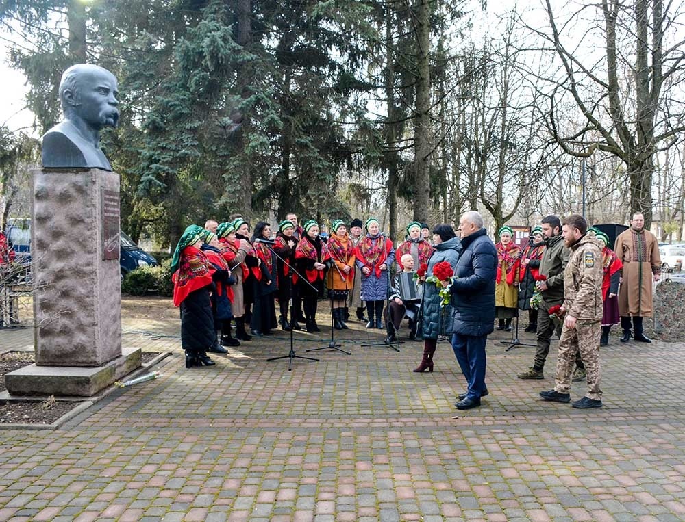 В Кагарлику до погруддя Кобзареві поклали квіти