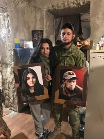 Да Вінчі та дівчина з портретами