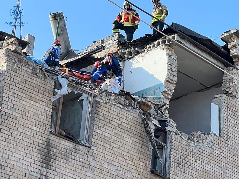 Розбитиі будівлі у Ржищеві від вибуху Шахеда