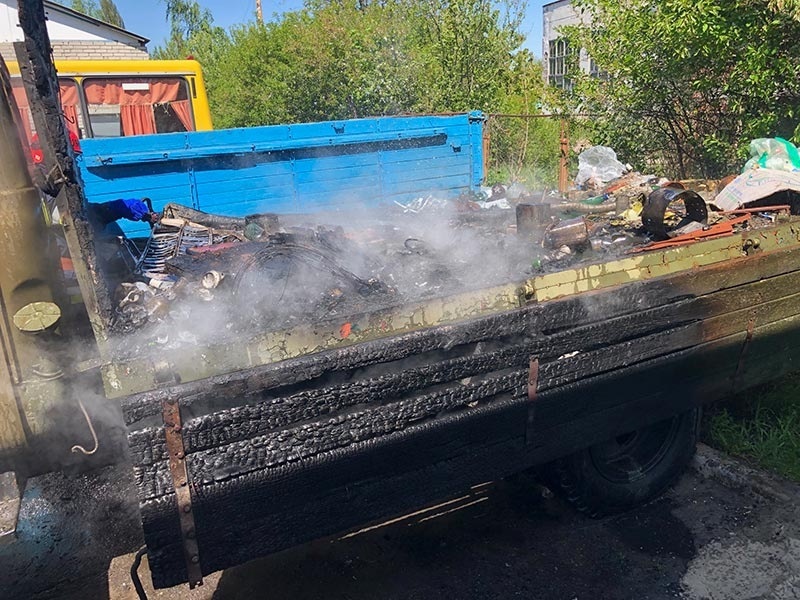 Горить автомобіль у Кагарлику