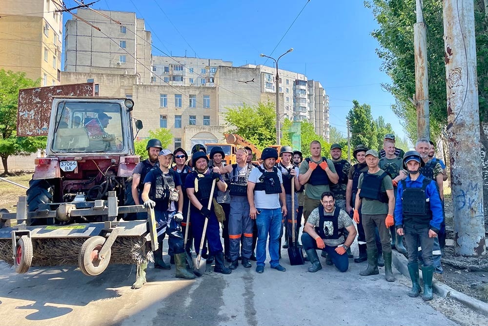 Бригада із Київщини та Кагарличчини в Херсоні на роботах
