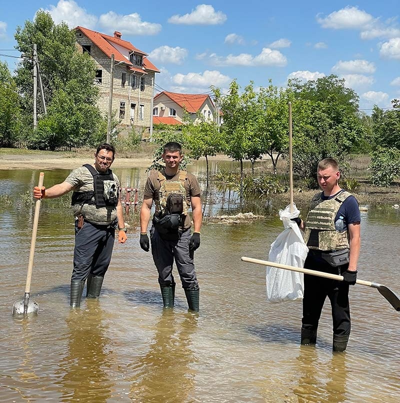 Кагарличани на затоплених вулицях Херсону