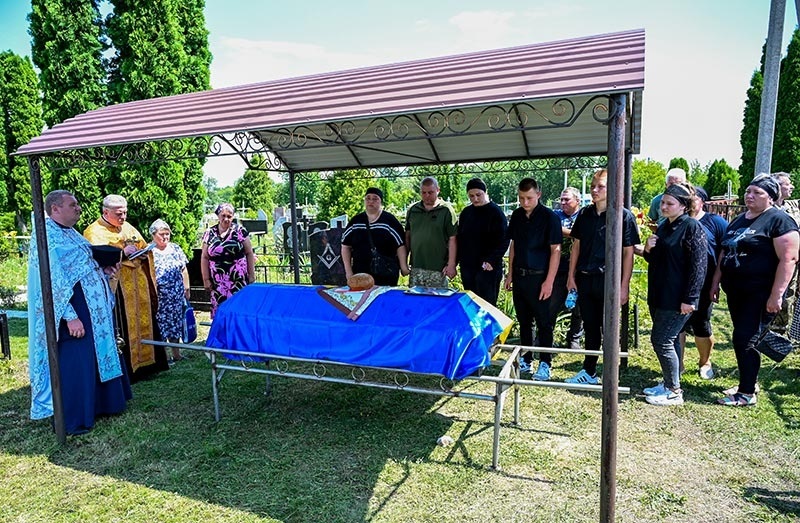Похорон солдата Ігоря Олексієнка в Кагарлику-6