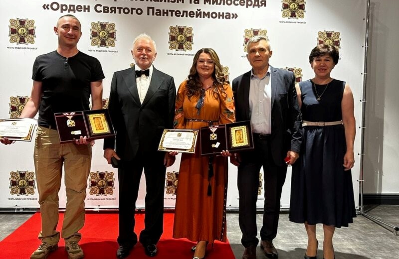 Вручення нагород медпрацівникам