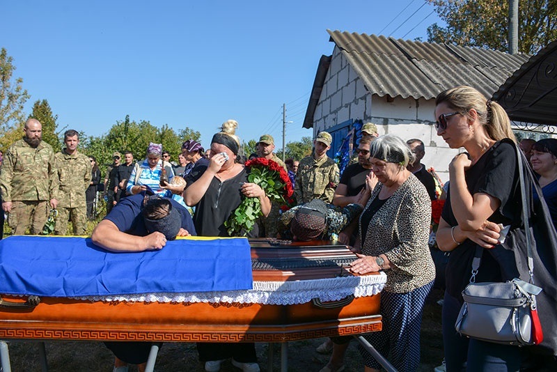 Похорони воїна Євгенія Іванченка в Кагарлику 10