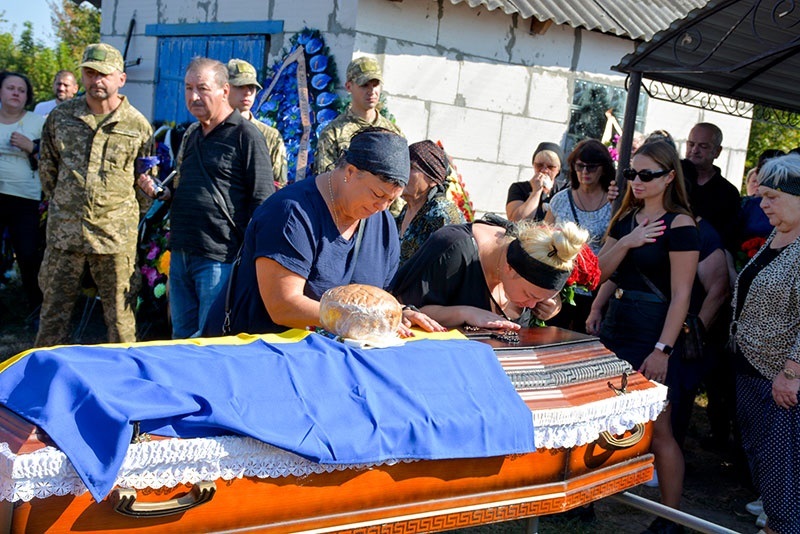 Похорони воїна Євгенія Іванченка в Кагарлику 9