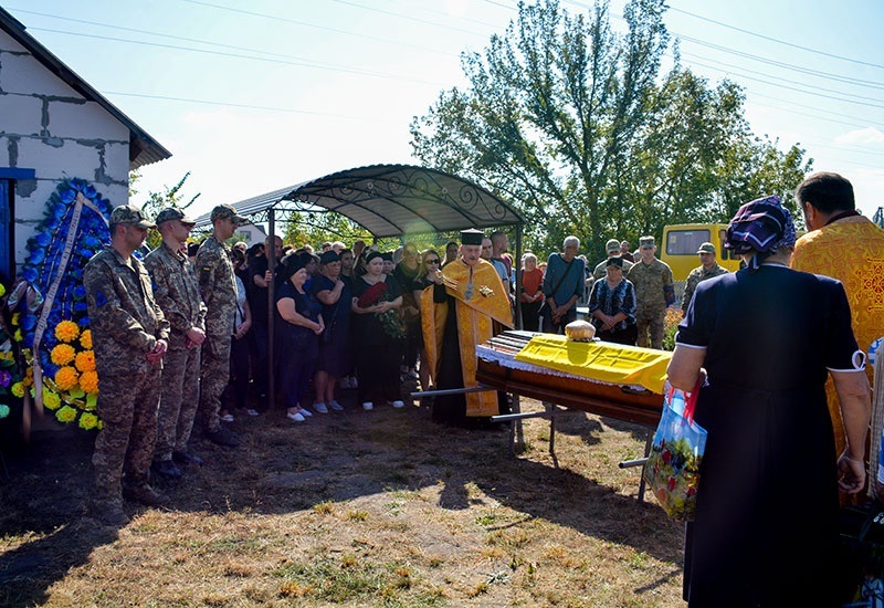 Похорони воїна Євгенія Іванченка в Кагарлику 6
