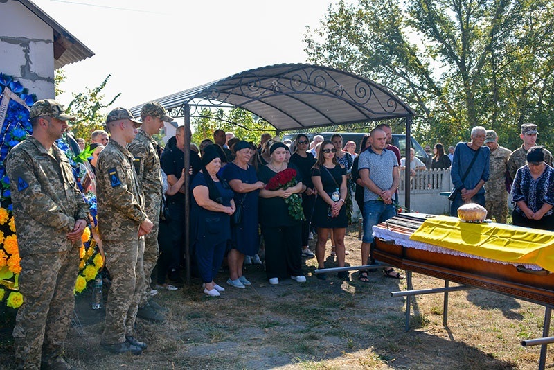 Похорони воїна Євгенія Іванченка в Кагарлику 5