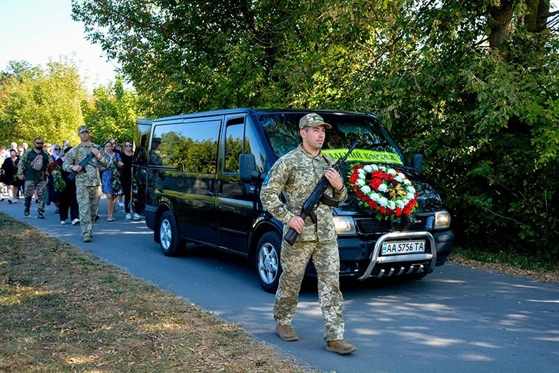 Похорони воїна Євгенія Іванченка в Кагарлику 4