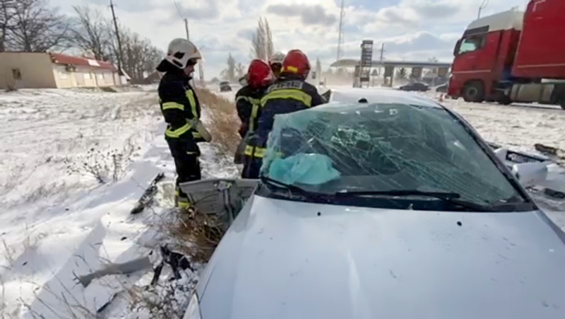 Деблокація тіл загиблих в ДТП в Кагарлику