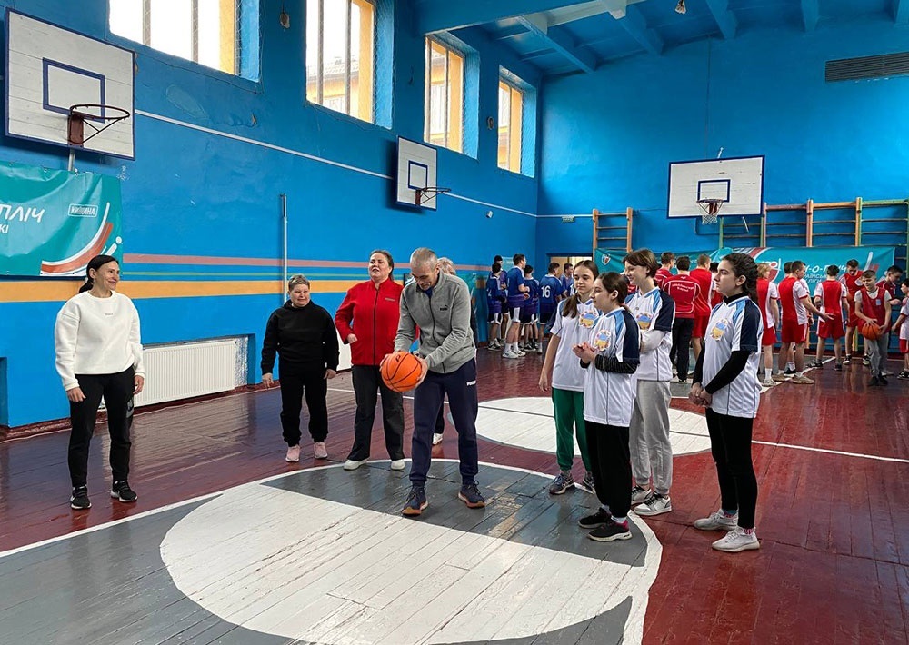 Змагання із баскетболу у Ржищеві дівчата