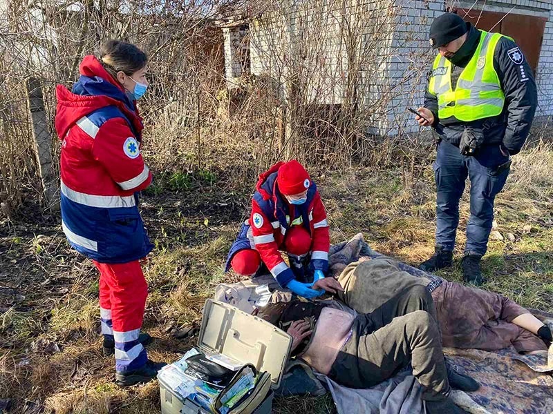 На пожежі в Леонівці на Кагарличчині постраждало подружжя - рятувальники винесли їх із палаючого будинку