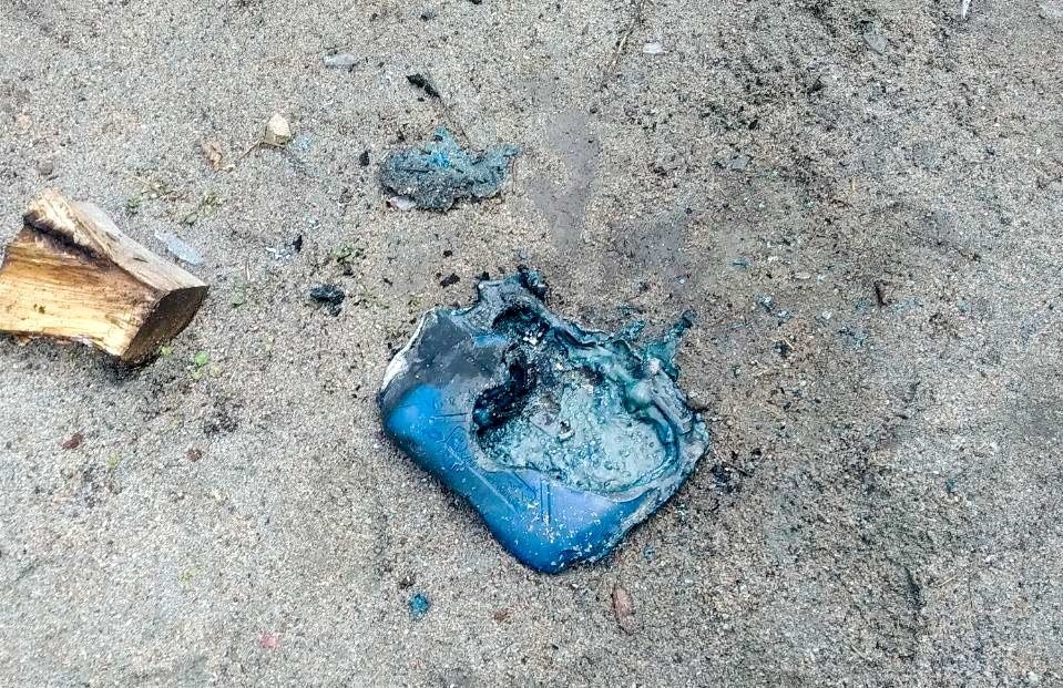 Каністра, знайдена у дворі будинку у Піях Ржищівської МТГ Київщина