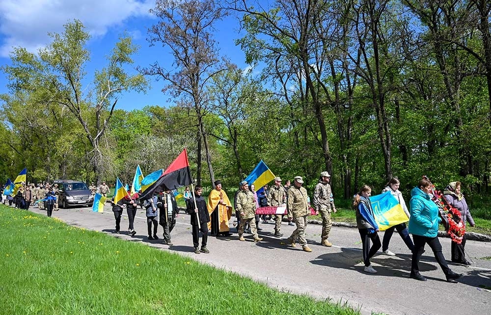 У Ставах провели в останню дорогу воїна Сергія Галкіна