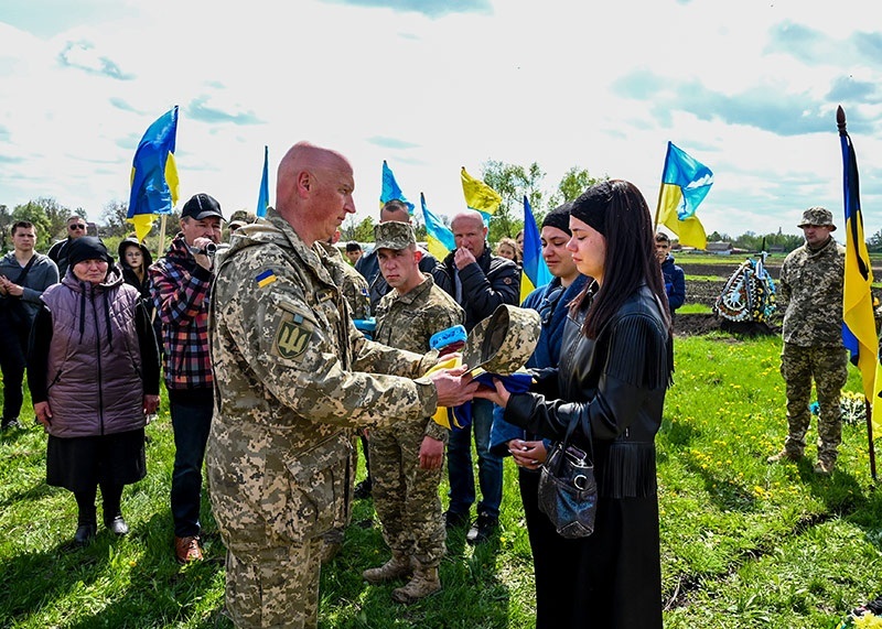 У Ставах провели в останню дорогу воїна Сергія Галкіна