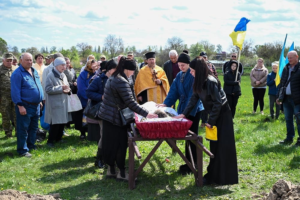 У Ставах провели в останню дорогу воїна Сергія Галкіна