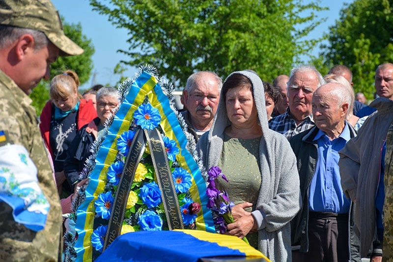 В Іванівці на Кагарличчині поховали воїна Юрія Ковешнікова 4