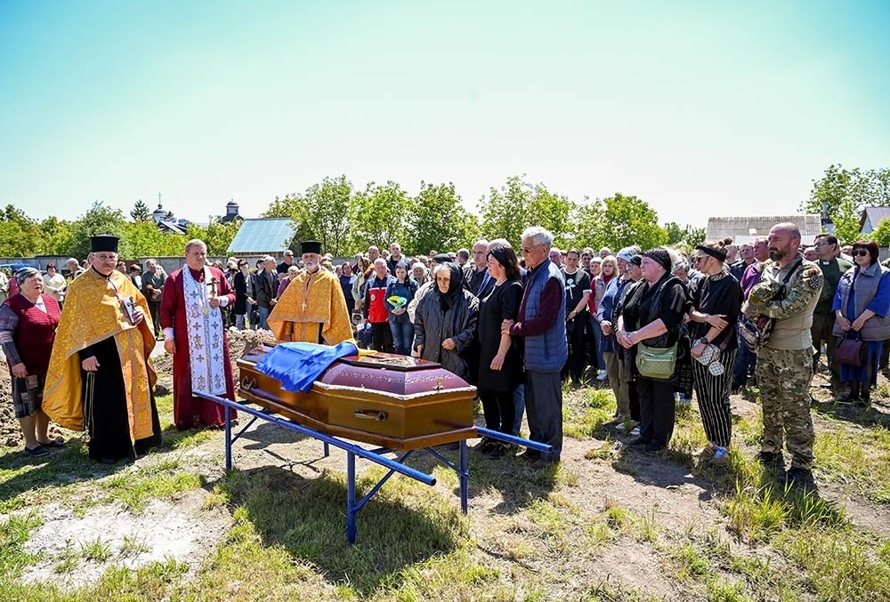 У Кагарлику поховали воїна Вадима Циганка 14