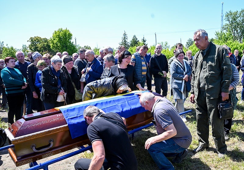У Кагарлику поховали воїна Вадима Циганка 16