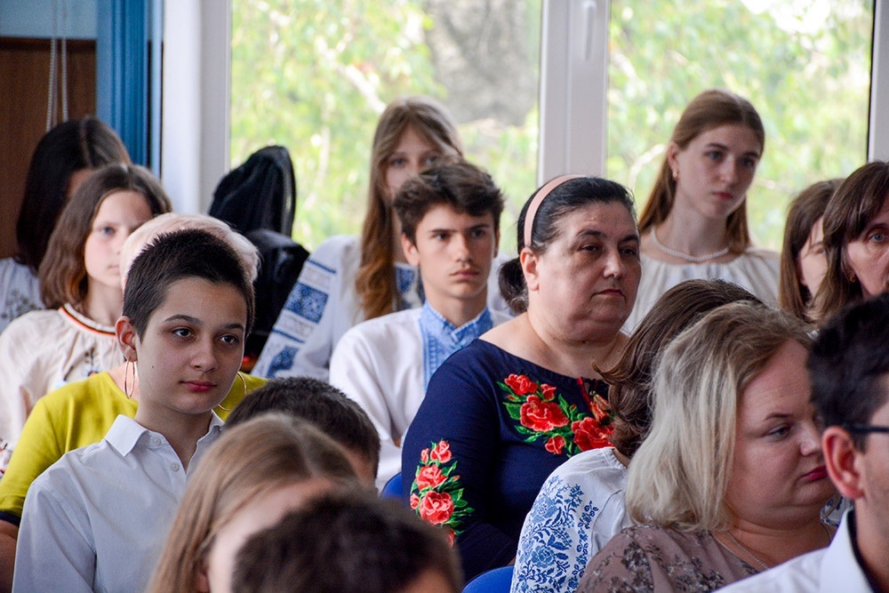 Учасники заходу із відзначення талановитих учнів Кагарличчини та їх наставників 5