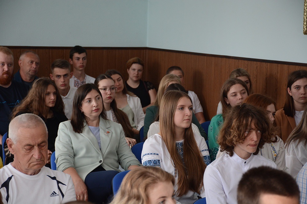 Учасники заходу із відзначення талановитих учнів Кагарличчини та їх наставників 6
