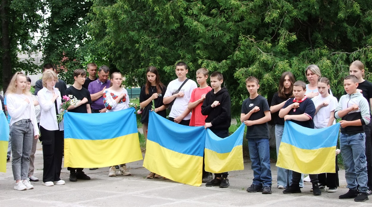 Відкриття меморіальної дошки на честь Ігоря Шкребтієнка в Кадомці