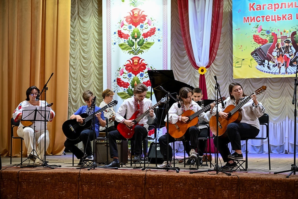 Благодійний творчий звіт учнів Кагарлицької мистецької школи - 2024 1