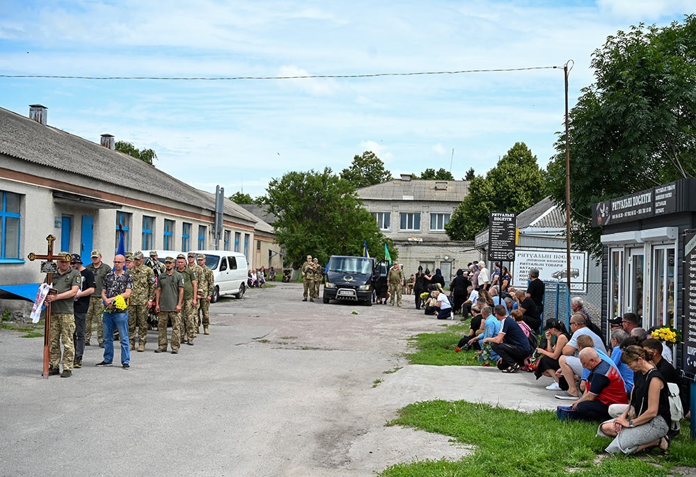 У Кагарлику провели в останню дорогу воїна Євгенія Кучера