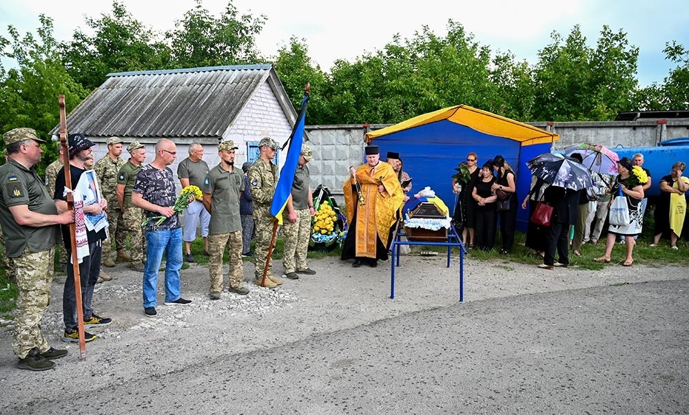 У Кагарлику провели в останню дорогу воїна Євгенія Кучера