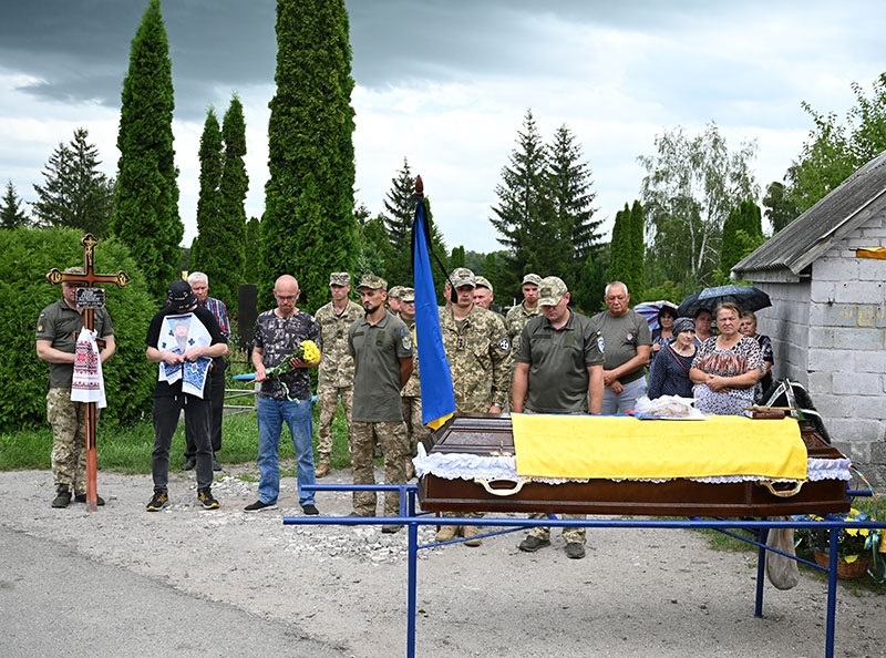 У Кагарлику провели в останню дорогу воїна Євгенія Кучера