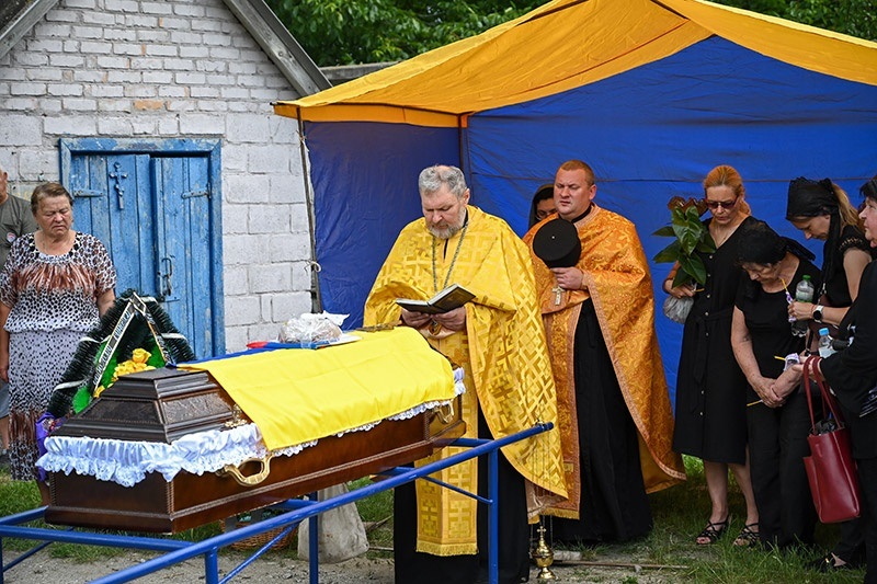 У Кагарлику провели в останню дорогу воїна Євгенія Кучера