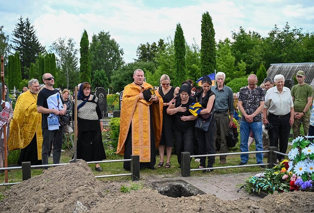 У Кагарлику провели в останню дорогу воїна Євгенія Кучера