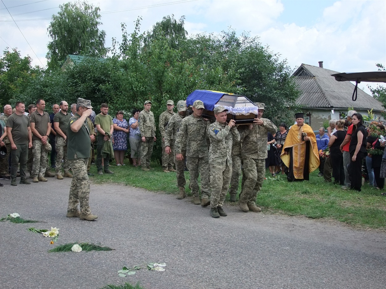 У ЛІщинці Кагарлицької громади провели в останню дорогу воїна Івана Лозинського