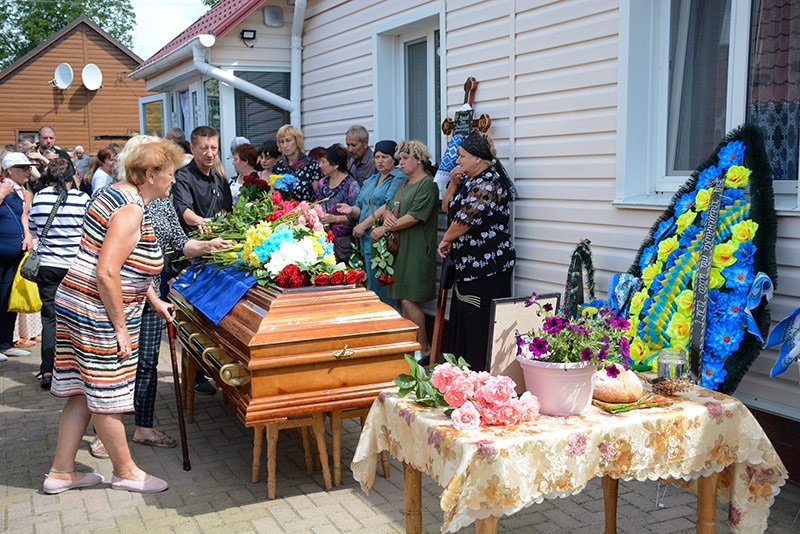 У Кагарлику провели в останню дорогу воїна Ігоря Борисова 4