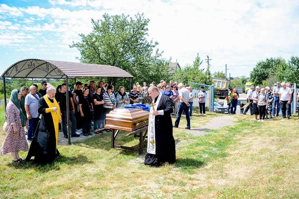 У Кагарлику провели в останню дорогу воїна Ігоря Борисова 9