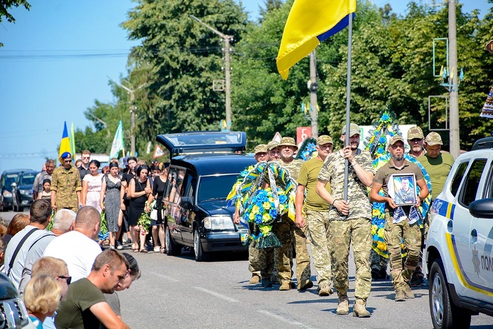 У Кагарлику провели в останню дорогу воїна Олексія Поліщука 2