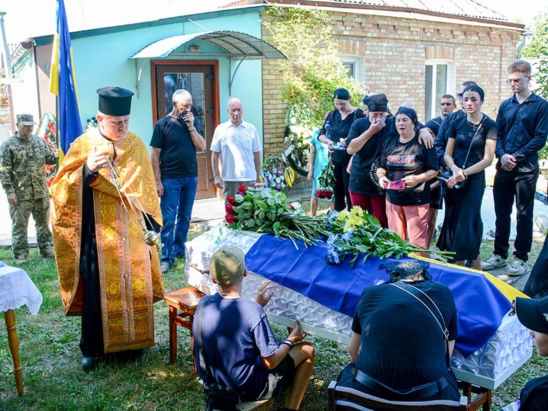 У Кагарлику провели в останню дорогу воїна Олексія Поліщука 4