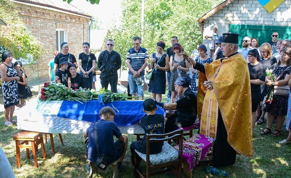 У Кагарлику провели в останню дорогу воїна Олексія Поліщука 6